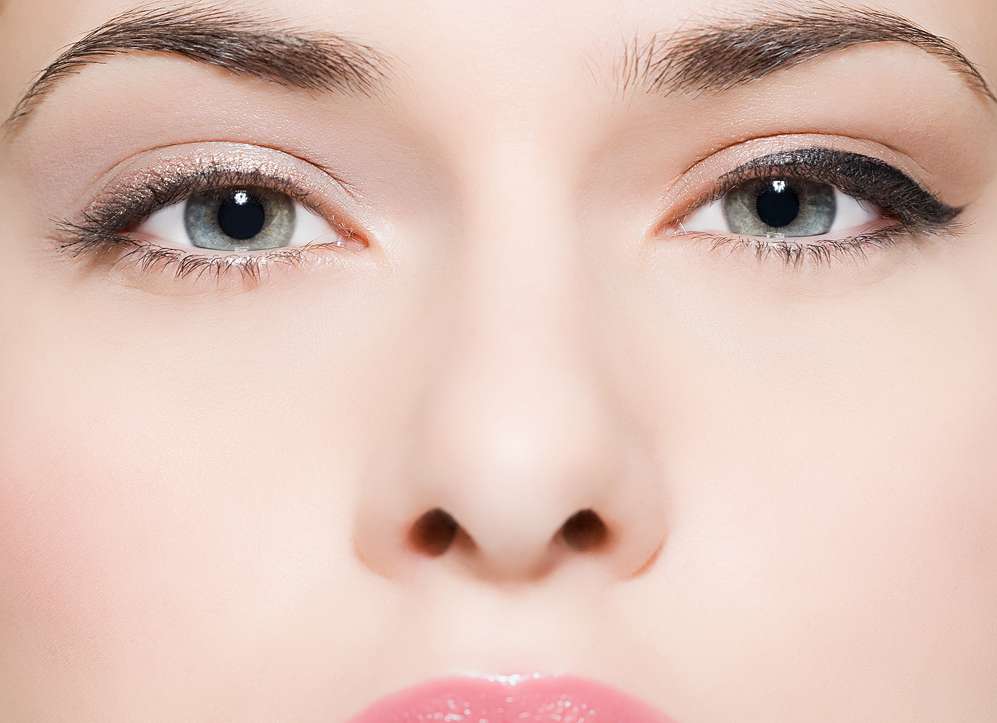 Das Permanent-Make-up ist ein Basis-Make-up, mit dem die Spezialistin im Rosenpark Studio dezent die nat&uuml;rliche Sch&ouml;nheit betont.